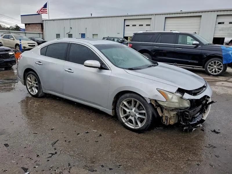 2010 NISSAN MAXIMA S/SV  