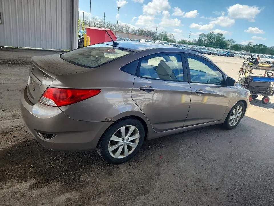 2013 HYUNDAI ACCENT GLS  