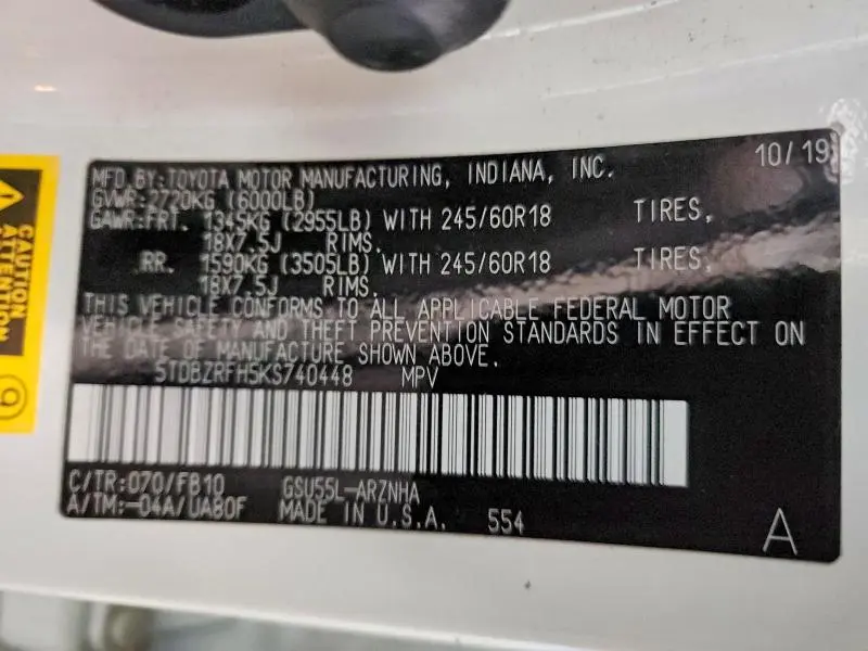 2019 TOYOTA HIGHLANDER LE  