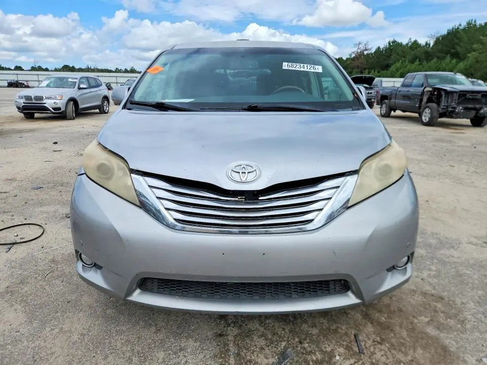 2011 TOYOTA SIENNA LIMITED 7-PASSENGER  