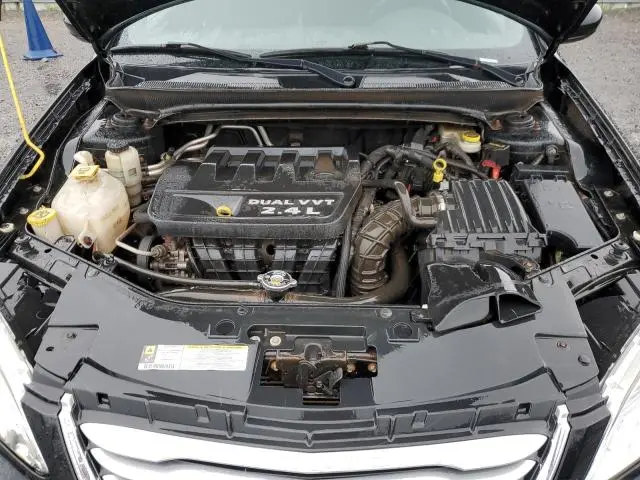 2013 CHRYSLER 200 LX  