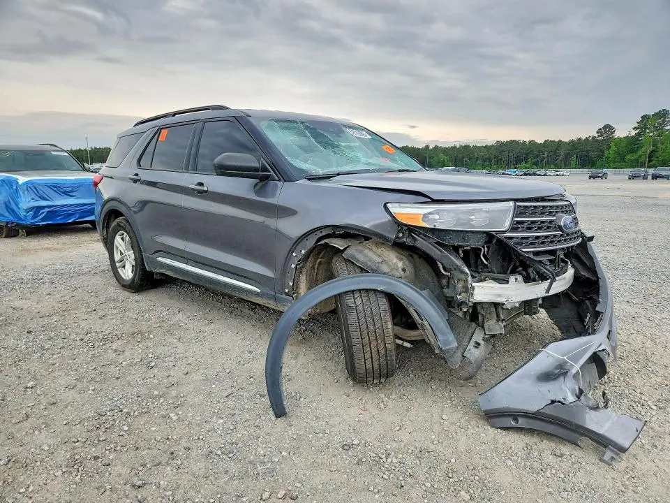 2022 FORD EXPLORER XLT  