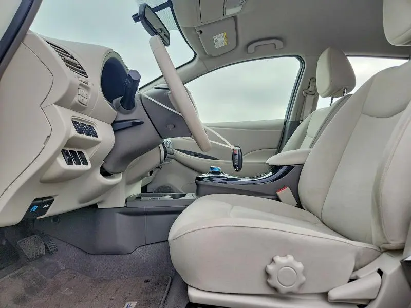 2012 NISSAN LEAF SV  