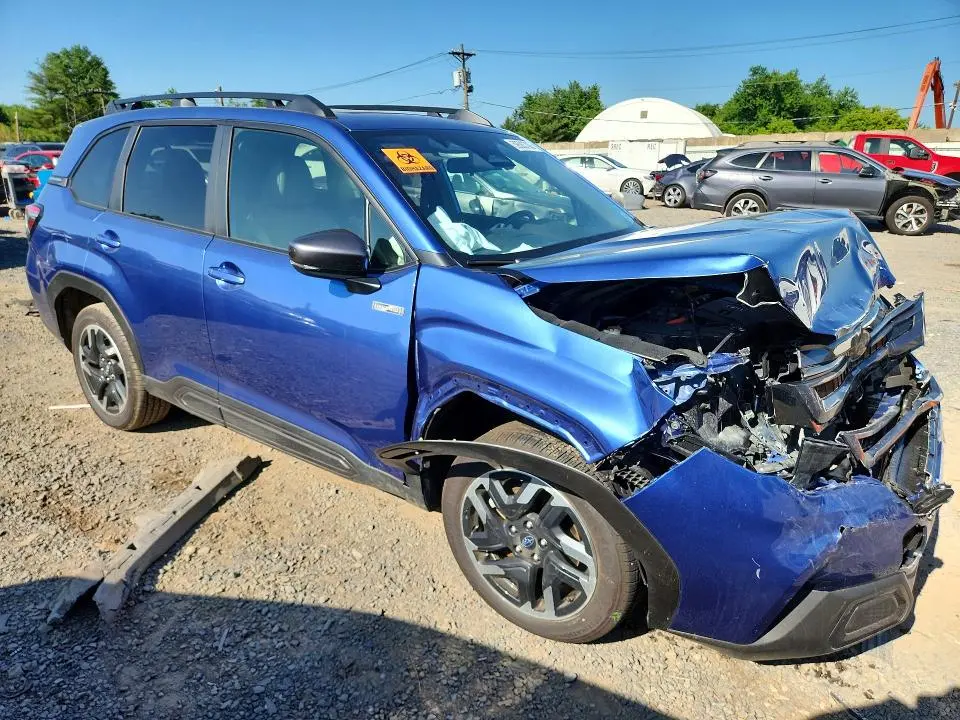 2025 SUBARU FORESTER LIMITED  