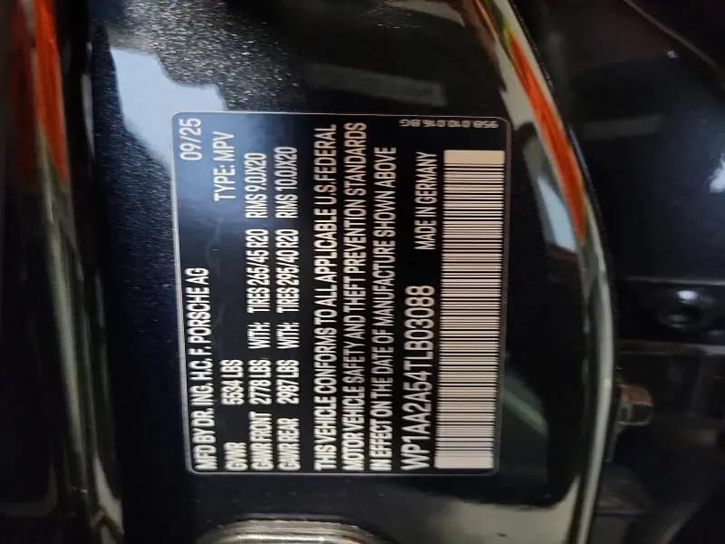 2026 PORSCHE MACAN BASE  