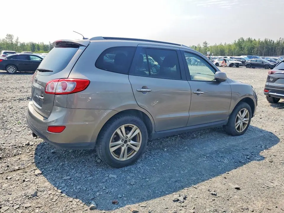 2012 HYUNDAI SANTA FE SE  
