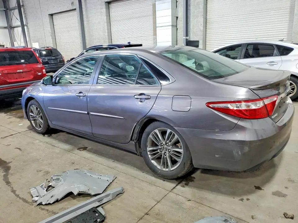 2016 TOYOTA CAMRY SE  