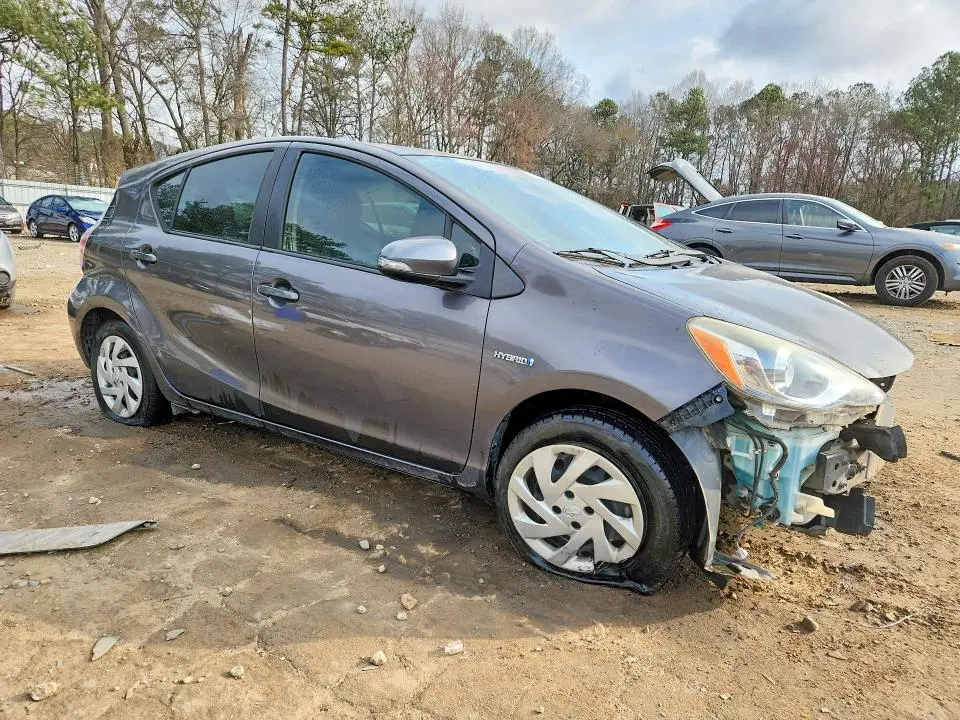 2015 TOYOTA PRIUS C TWO  