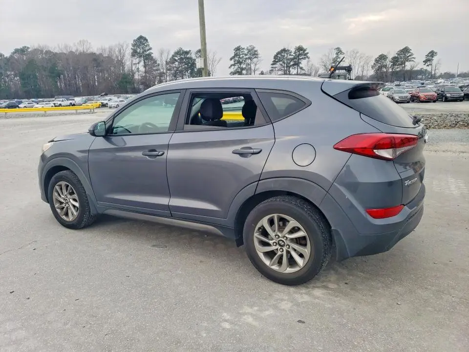 2016 HYUNDAI TUCSON SE  