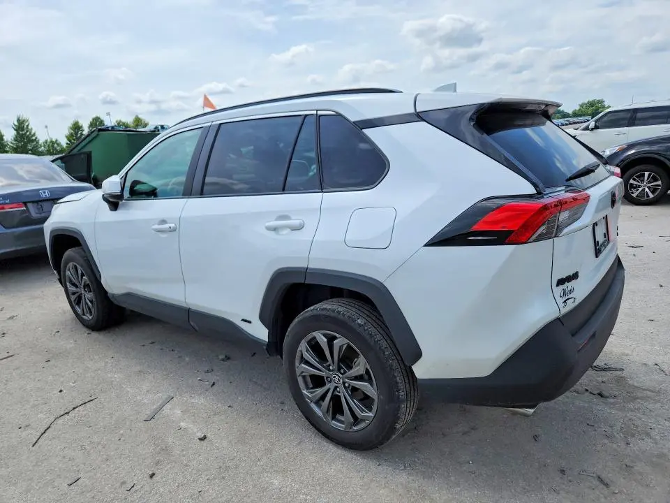 2024 TOYOTA RAV4 XLE PREMIUM  