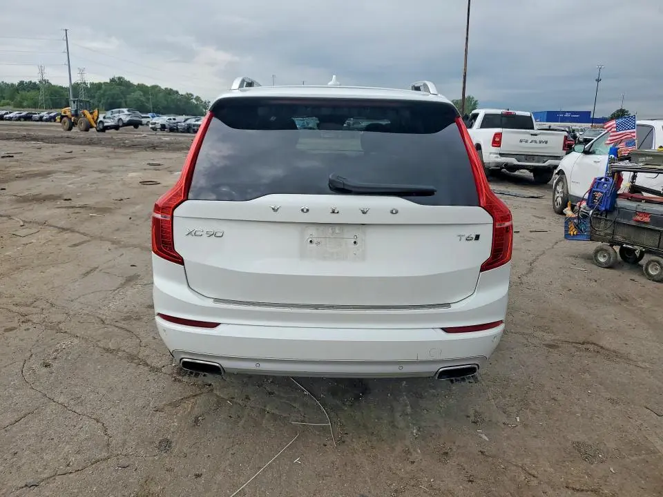 2018 VOLVO XC90 T6  