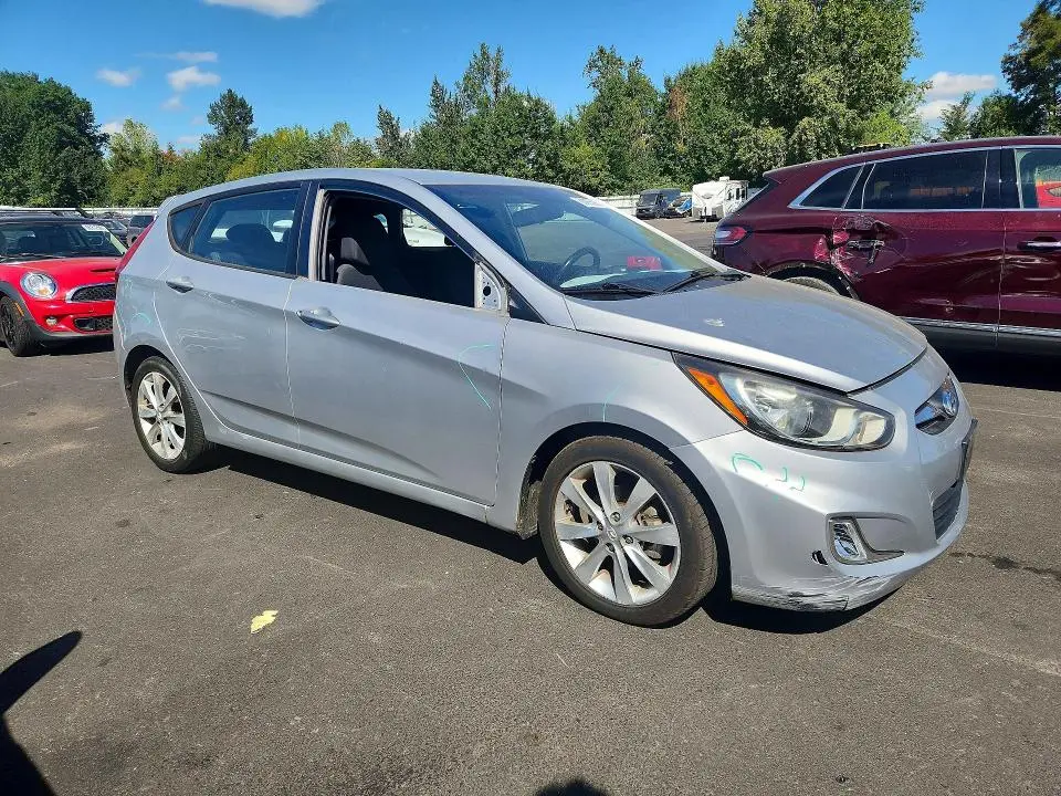 2012 HYUNDAI ACCENT SE  
