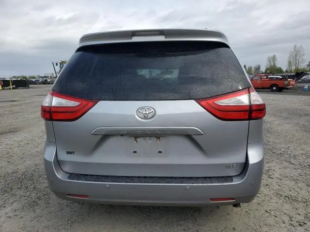 2015 TOYOTA SIENNA XLE  