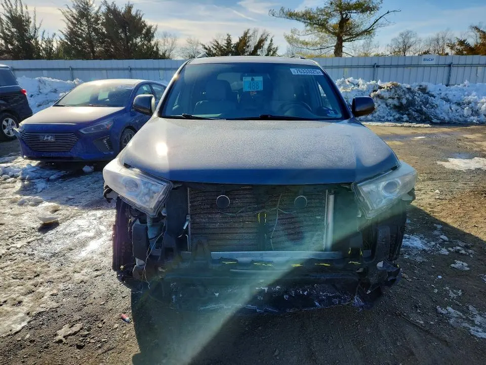 2011 TOYOTA HIGHLANDER BASE  