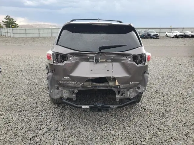 2015 TOYOTA HIGHLANDER LE  
