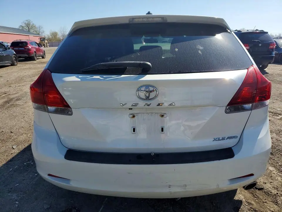 2014 TOYOTA VENZA LE  