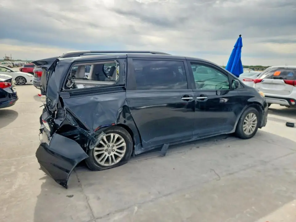 2011 TOYOTA SIENNA XLE 8-PASSENGER  