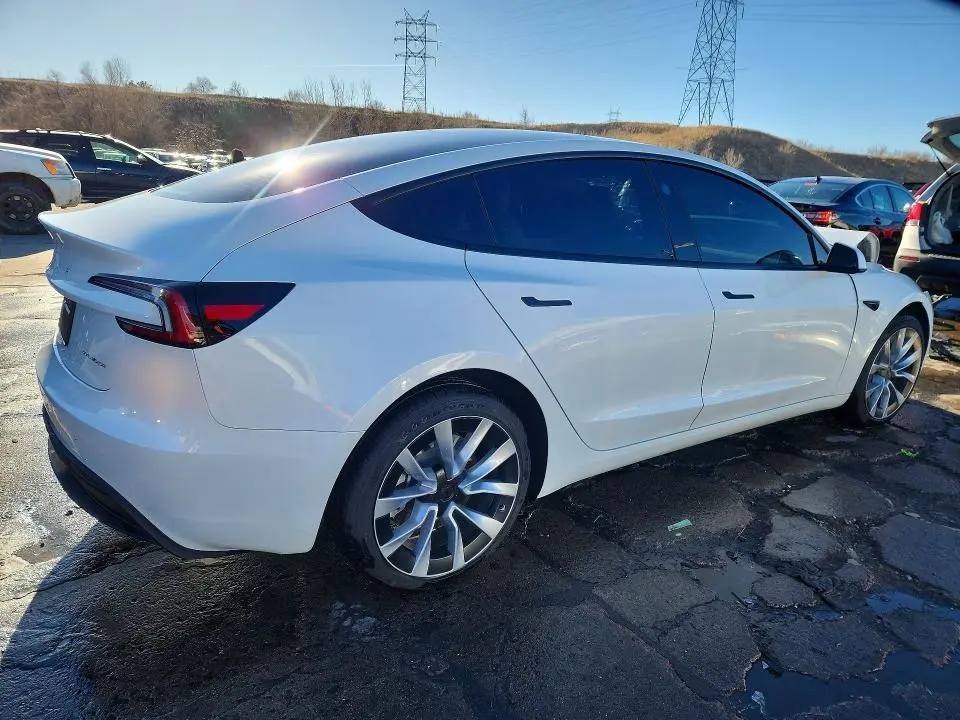 2025 TESLA MODEL 3   
