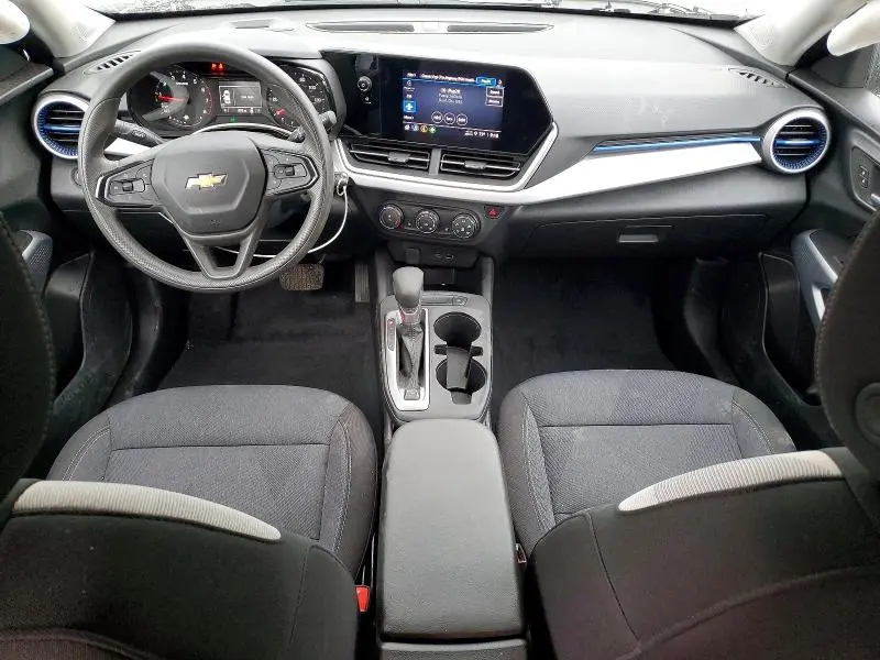 2025 CHEVROLET TRAX LS  