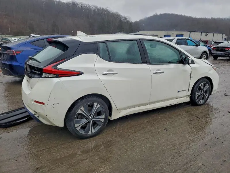 2019 NISSAN LEAF S  