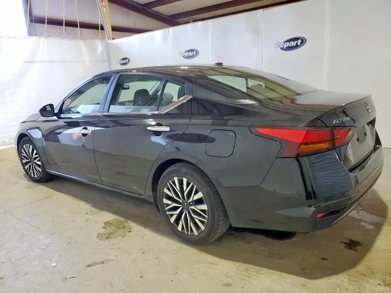 2024 NISSAN ALTIMA SV  