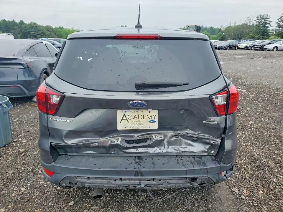 2019 FORD ESCAPE SE  