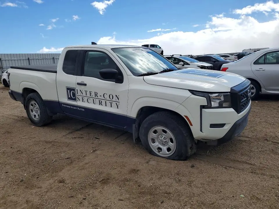 2022 NISSAN FRONTIER S  