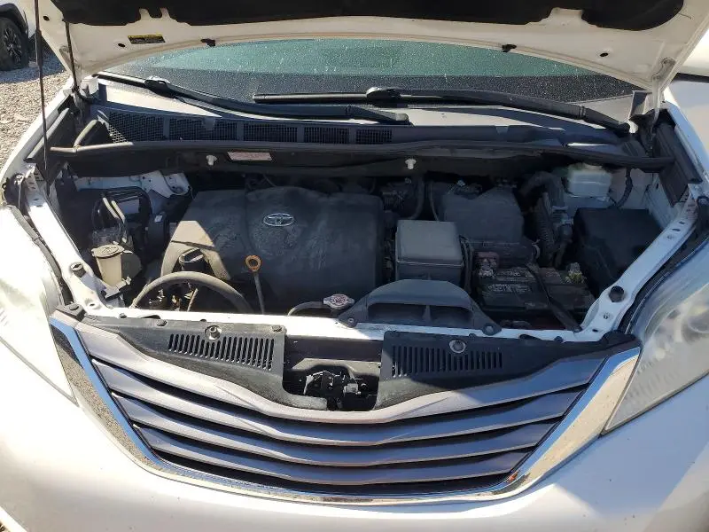 2017 TOYOTA SIENNA XLE 8-PASSENGER  