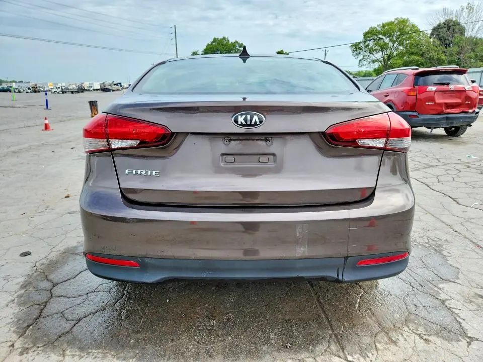 2018 KIA FORTE LX  