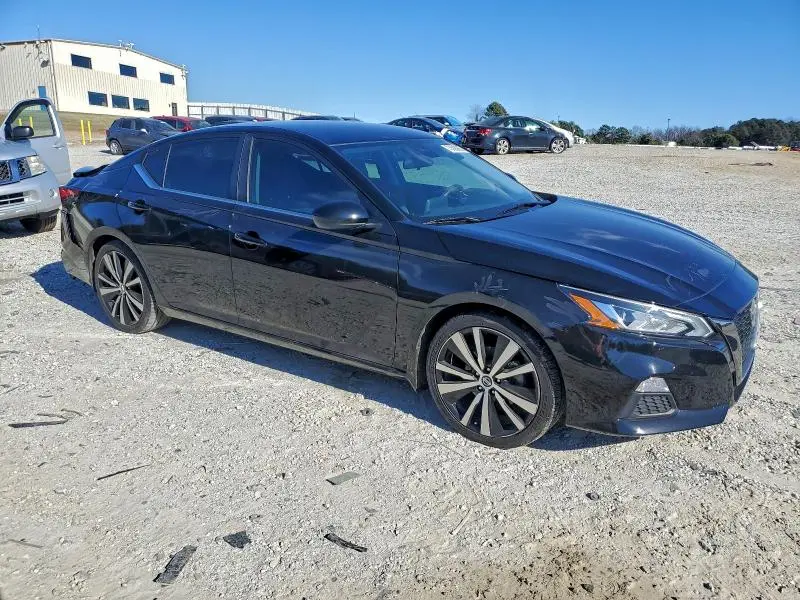 2022 NISSAN ALTIMA SR  