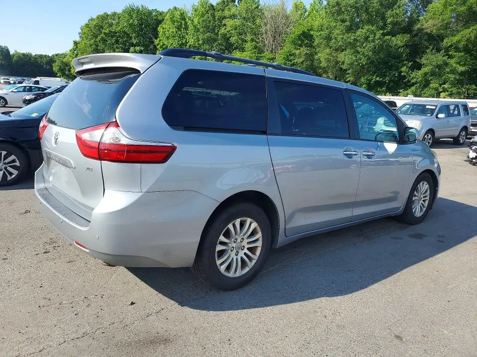 2017 TOYOTA SIENNA XLE 8-PASSENGER  