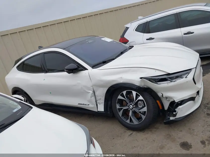 2022 FORD MUSTANG MACH-E PREMIUM