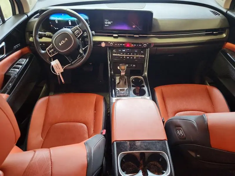 2023 KIA CARNIVAL SX  