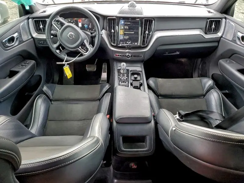 2019 VOLVO XC60 T8 R-DESIGN  