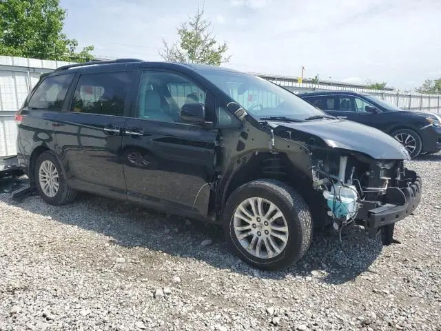 2013 TOYOTA SIENNA XLE  