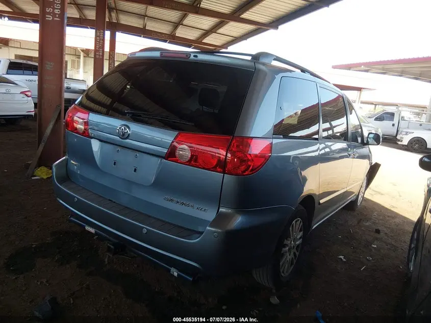 2010 TOYOTA SIENNA XLE