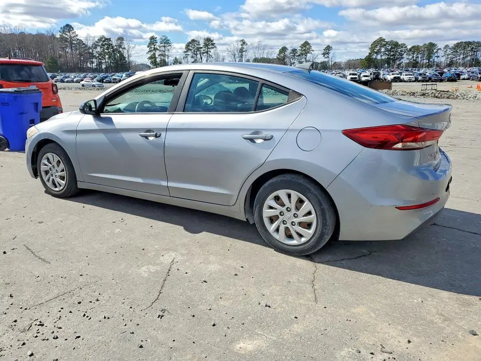2017 HYUNDAI ELANTRA SE  