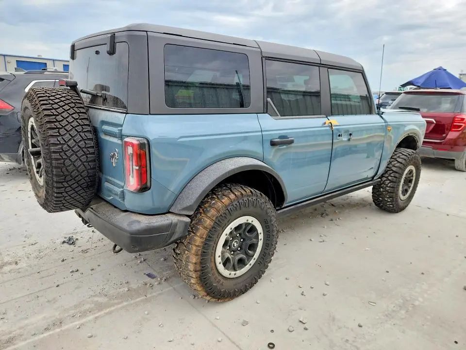 2023 FORD BRONCO BASE  