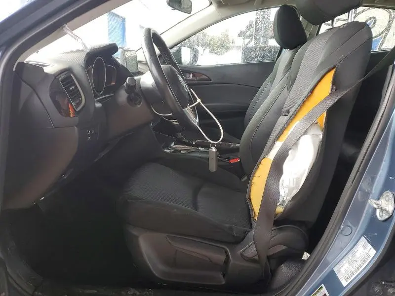 2015 MAZDA 3 TOURING  