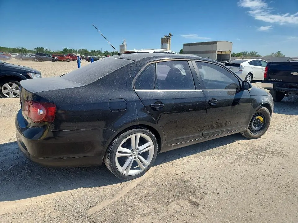2010 VOLKSWAGEN JETTA LIMITED  