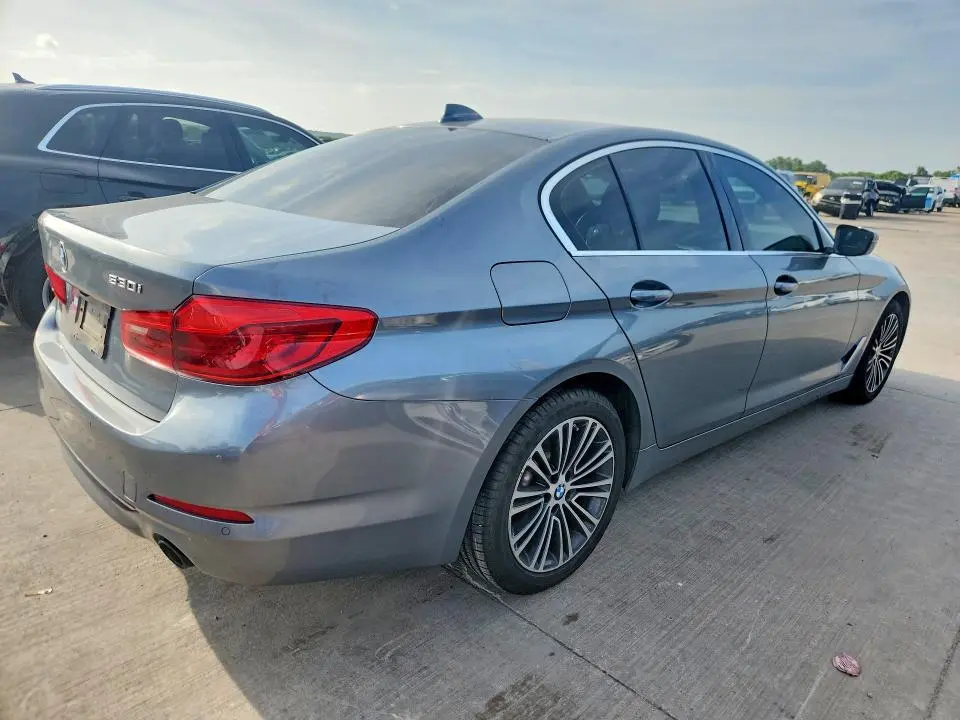 2019 BMW 530   