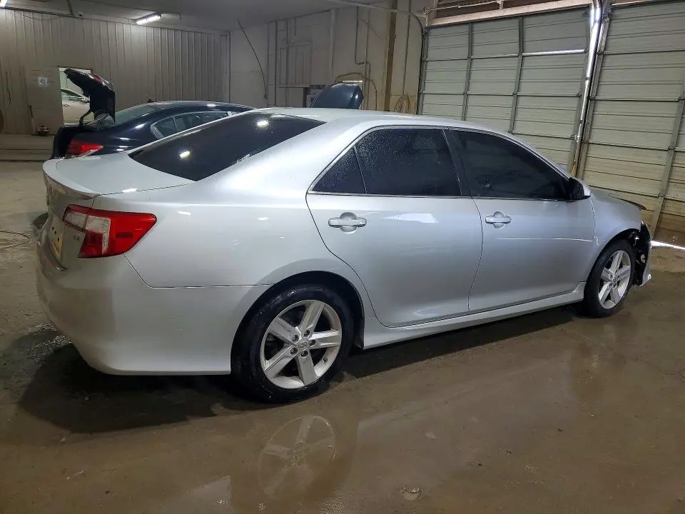 2014 TOYOTA CAMRY SE  