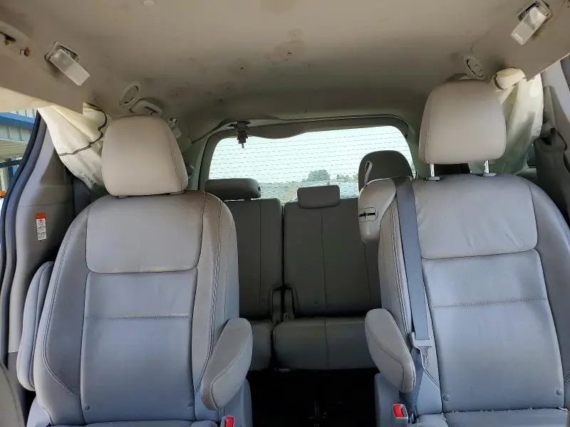 2015 TOYOTA SIENNA XLE 8-PASSENGER  