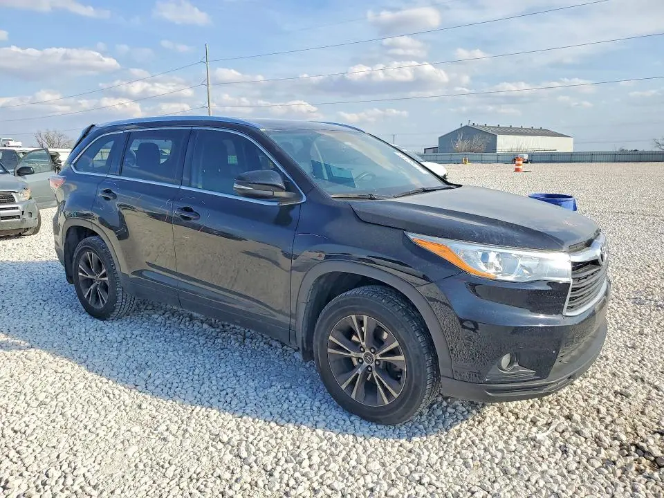 2016 TOYOTA HIGHLANDER XLE  