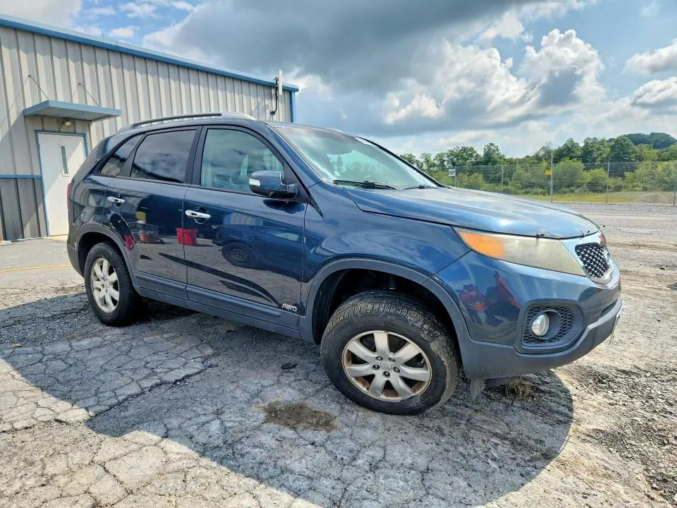 2011 KIA SORENTO LX  