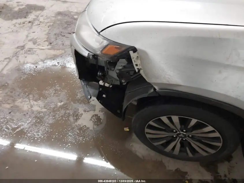 2019 MITSUBISHI OUTLANDER SE