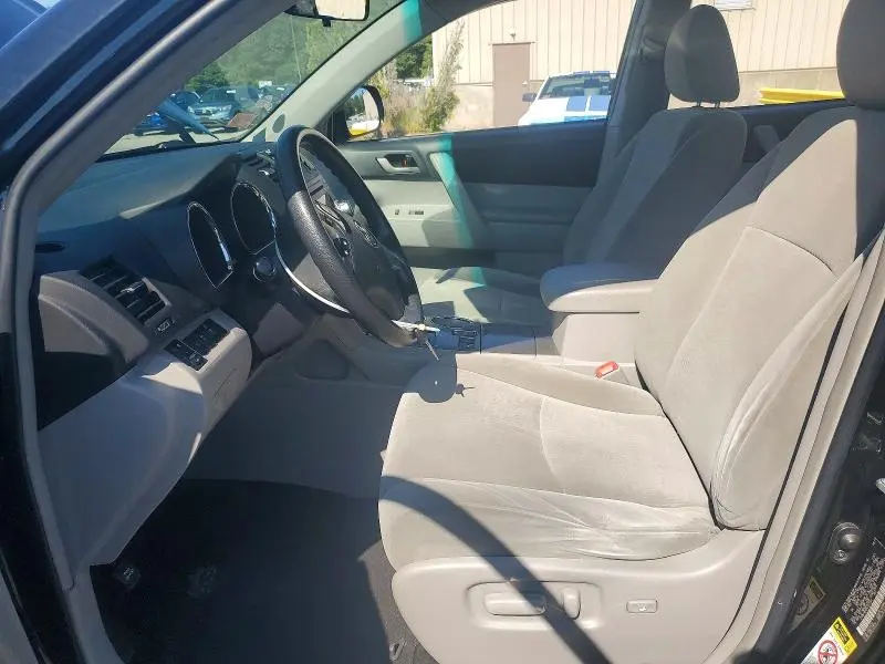 2011 TOYOTA HIGHLANDER BASE  