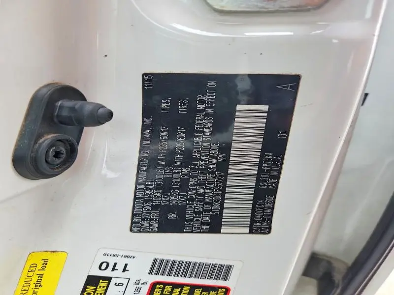 2015 TOYOTA SIENNA LE 8-PASSENGER  