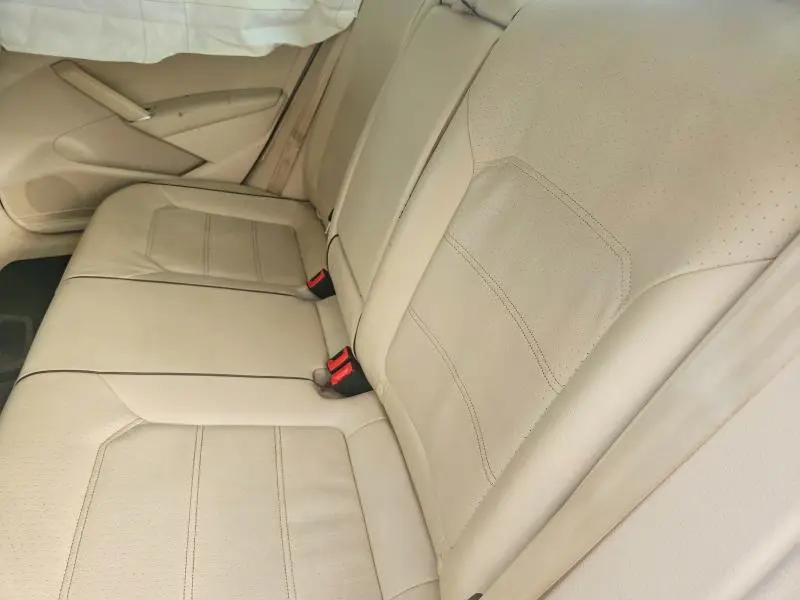 2016 VOLKSWAGEN PASSAT SE  