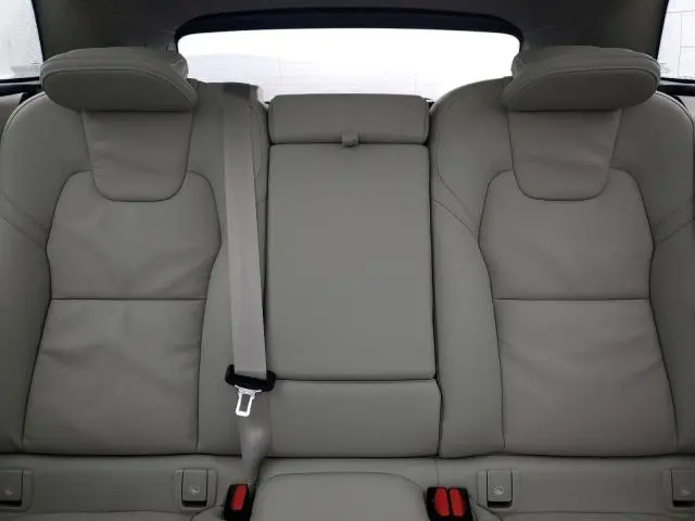 2024 VOLVO XC60 PLUS  